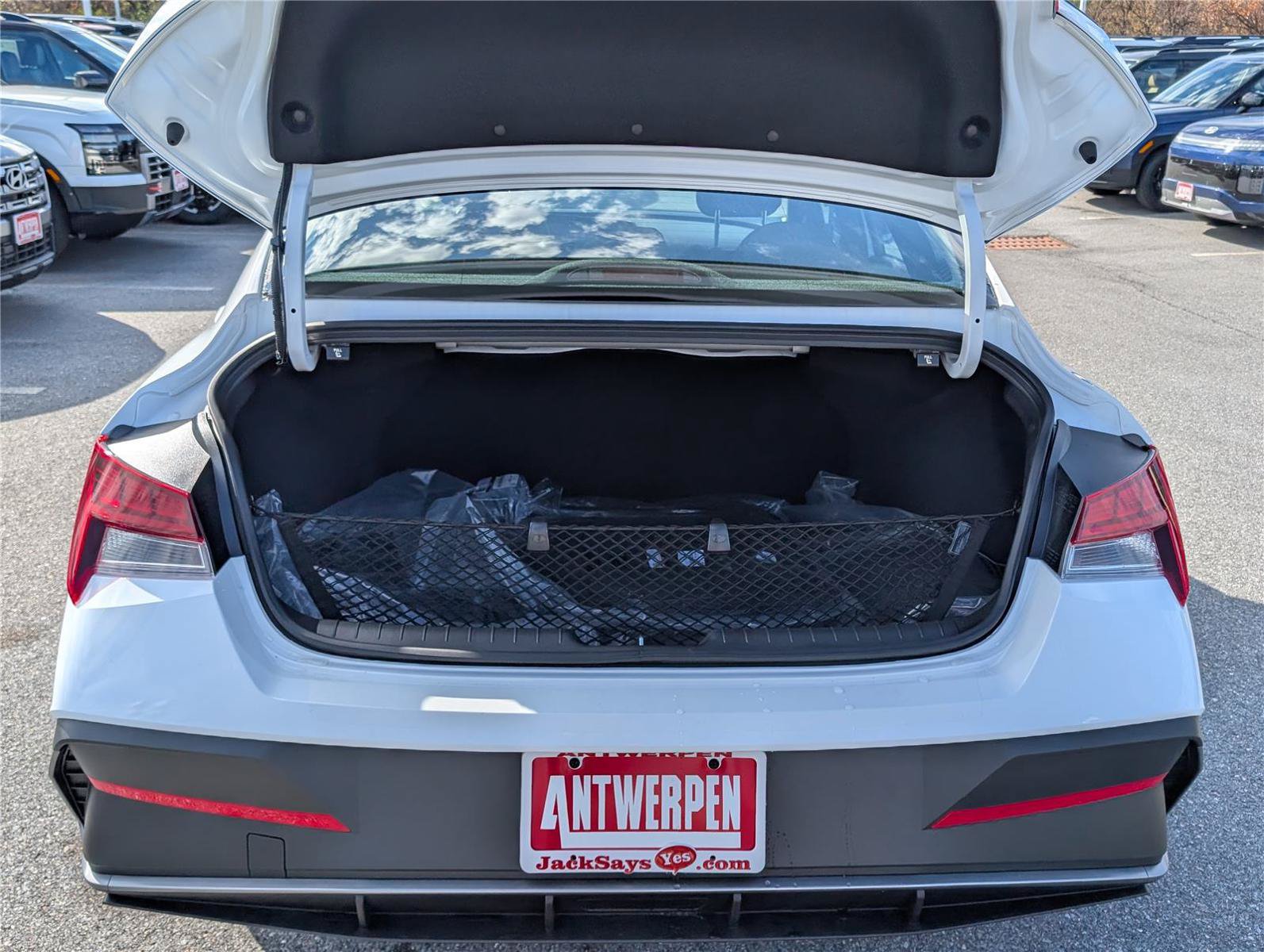 New 2026 Hyundai Elantra SEL w/ Cargo Package FWD image 10