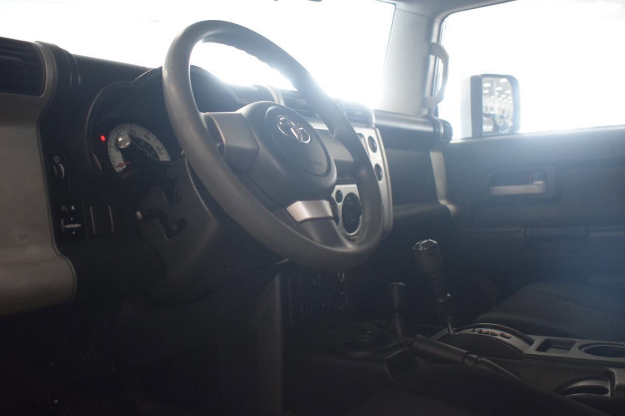 Used 2008 Toyota FJ Cruiser 4WD image 39