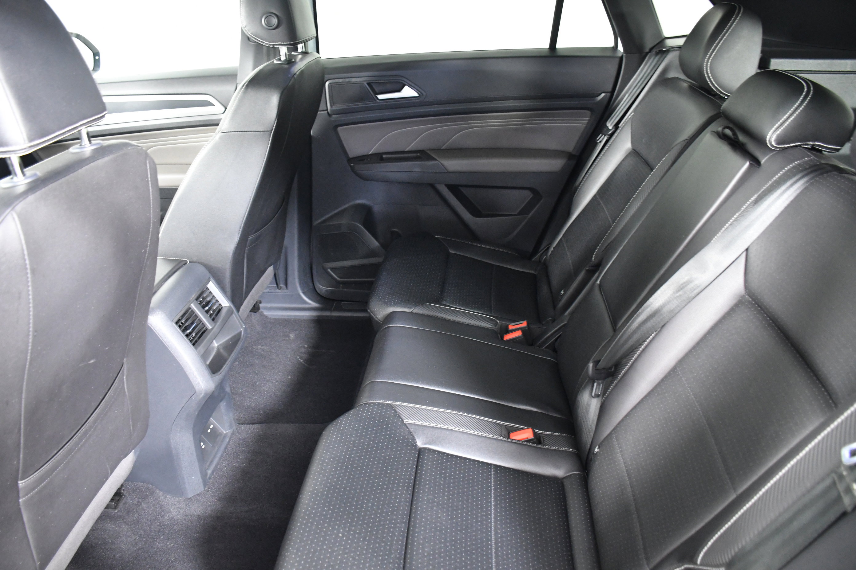 Used 2023 Volkswagen Atlas Cross Sport SEL image 21