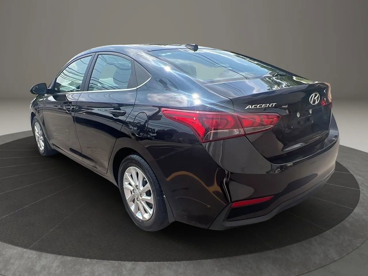 Used 2022 Hyundai Accent SEL image 7