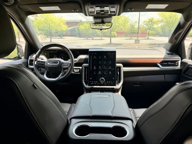 Used 2026 GMC Yukon Denali w/ Denali Reserve Package AWD/4WD image 24