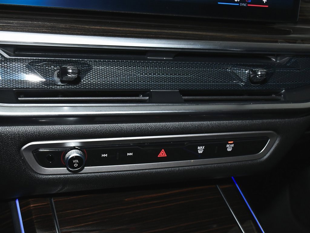 Used 2024 BMW X7 xDrive40i image 48