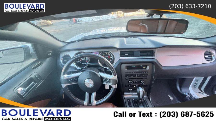 Used 2013 Ford Mustang Premium image 15