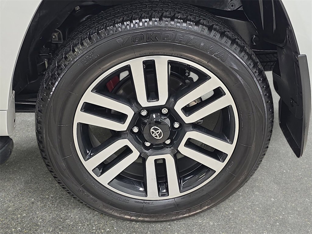 Used 2024 Toyota 4Runner Limited image 33