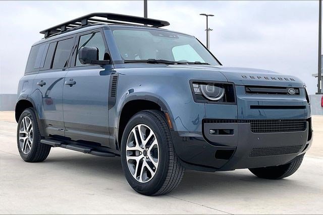 New 2026 Land Rover Defender 110 X-Dynamic SE image 2