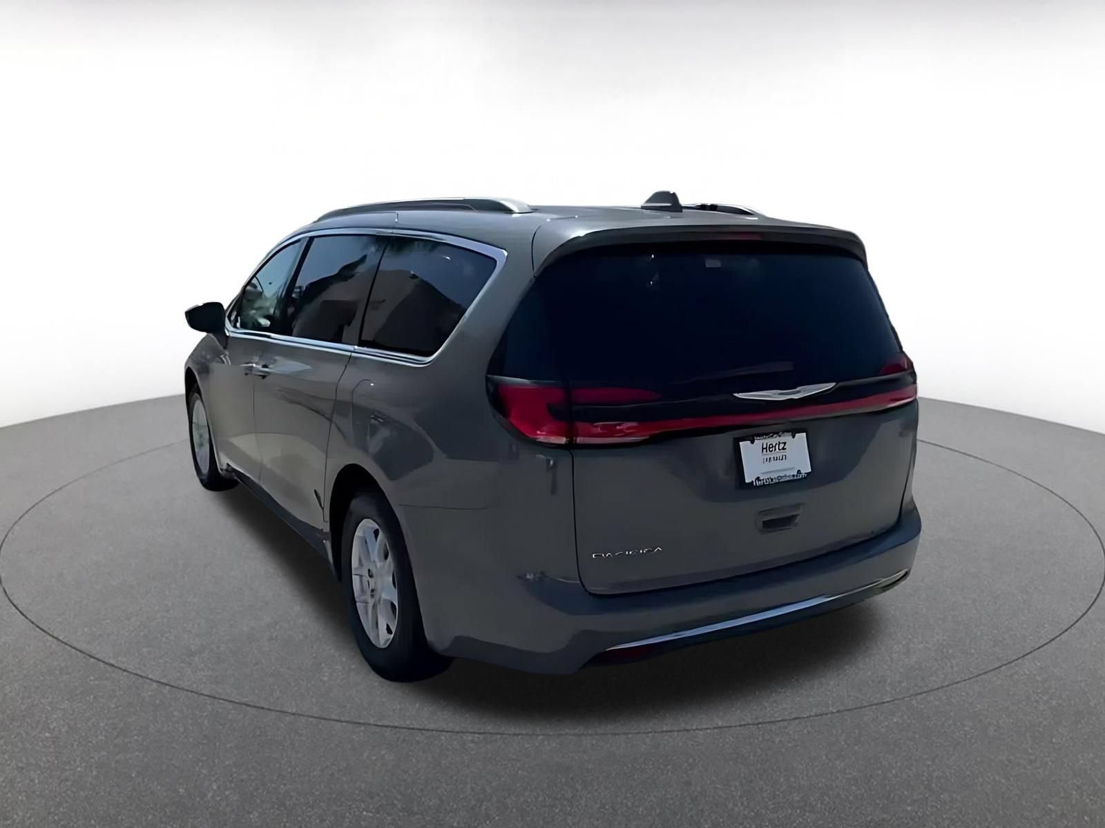 Used 2022 Chrysler Pacifica Touring-L FWD image 9