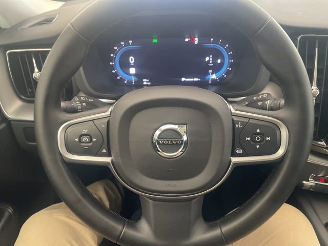 Certified 2025 Volvo XC60 B5 Core image 15