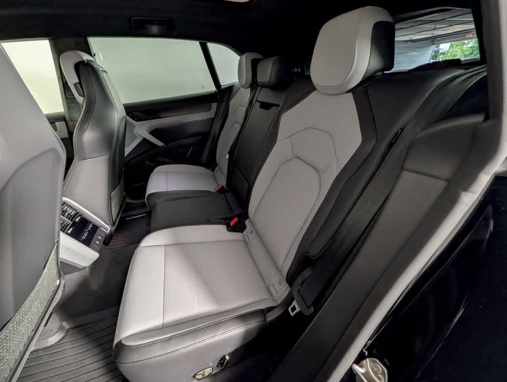 New 2026 Porsche Cayenne Turbo Electric AWD/4WD image 24