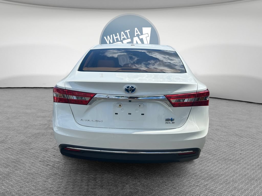 Used 2018 Toyota Avalon XLE Premium w/ Carpet Mat Package FWD image 5