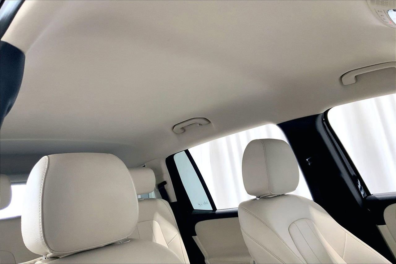 Used 2020 Mercedes-Benz GLB 250 w/ Premium Package image 27