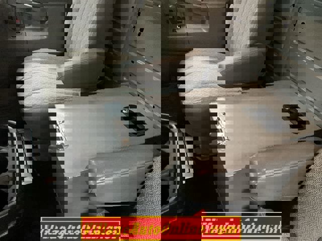 Used 2018 Chevrolet Express 2500 w/ Driver Convenience Package image 15