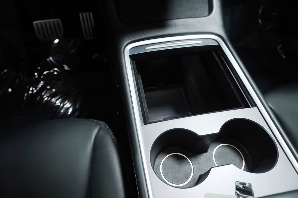 Used 2024 Tesla Model Y Performance image 17