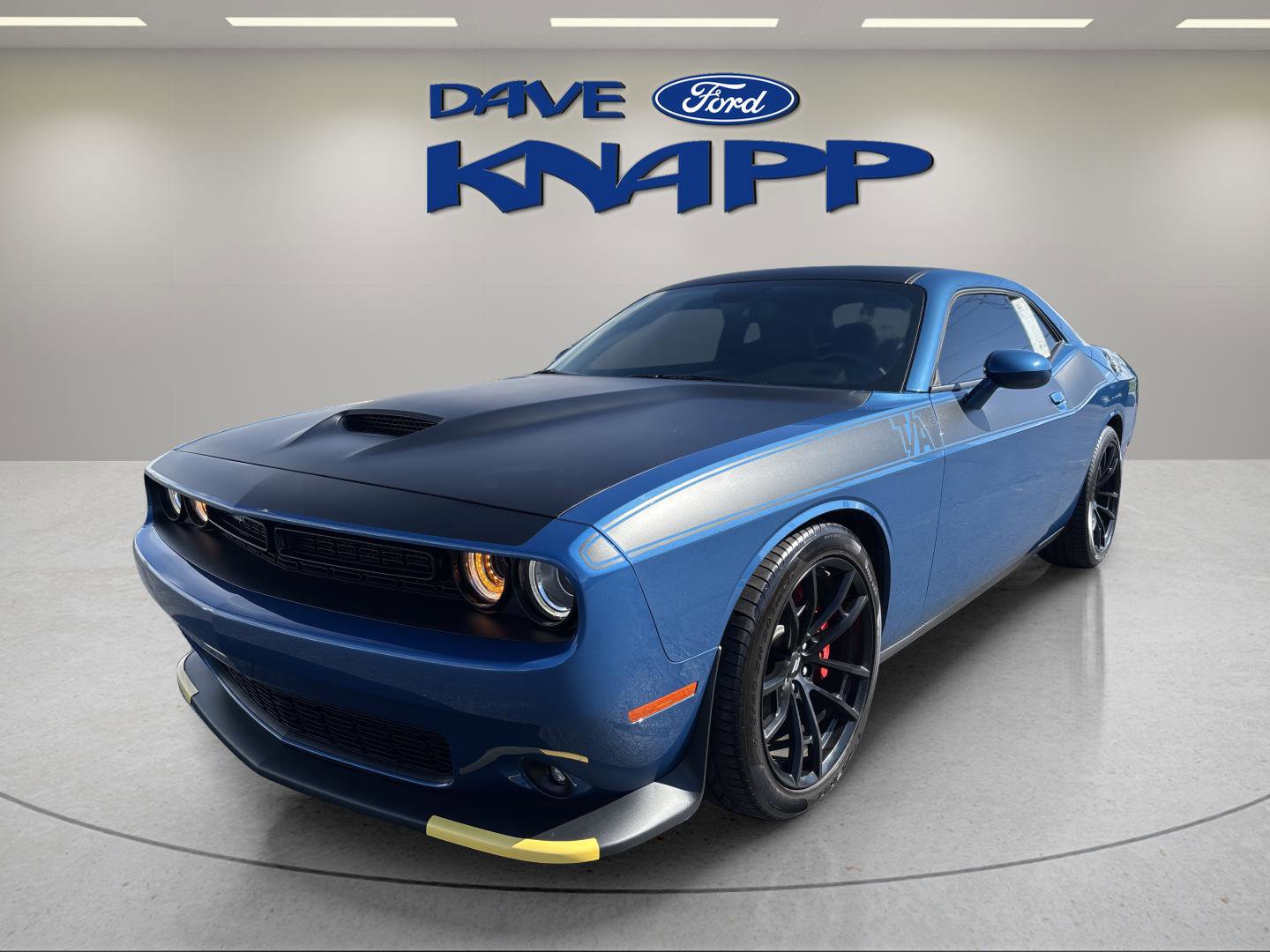 Used 2023 Dodge Challenger R/T w/ T/A Package image 1