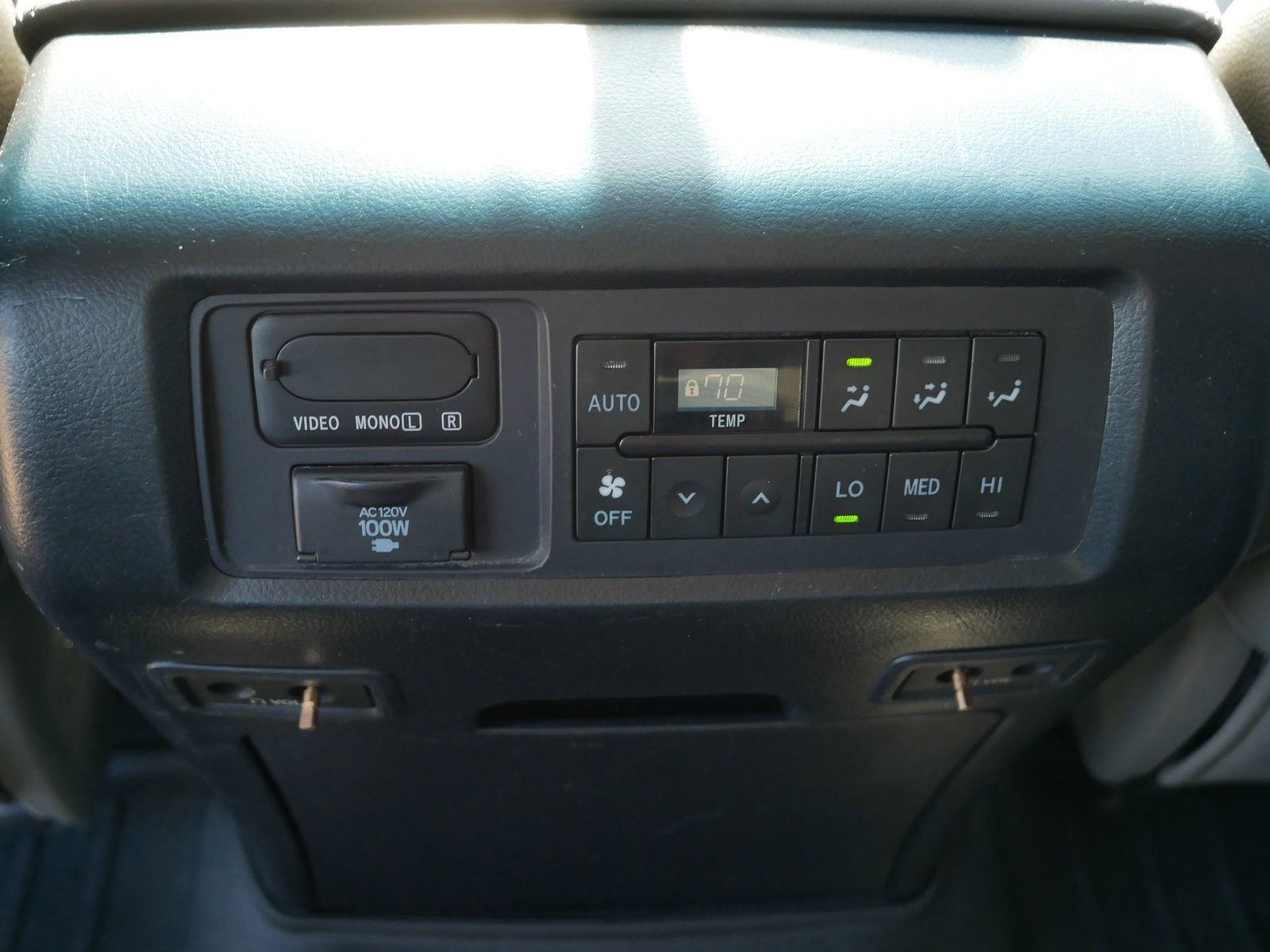 Used 2012 Toyota Sequoia Platinum AWD/4WD image 22