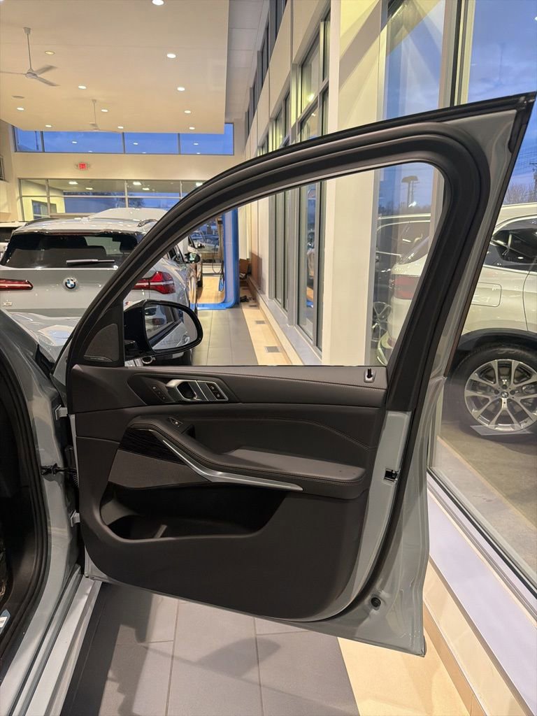 New 2026 BMW X7 xDrive40i w/ M Sport Package image 19