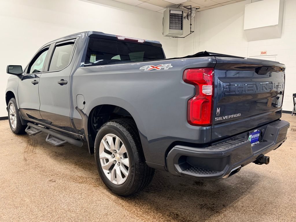 Used 2019 Chevrolet Silverado 1500 Custom w/ Custom Value Package AWD/4WD image 3