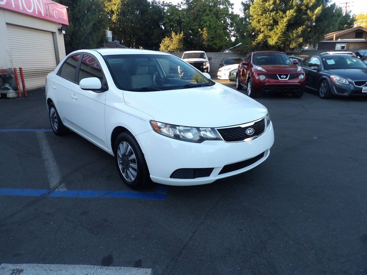 Used 2012 Kia Forte LX FWD image 2