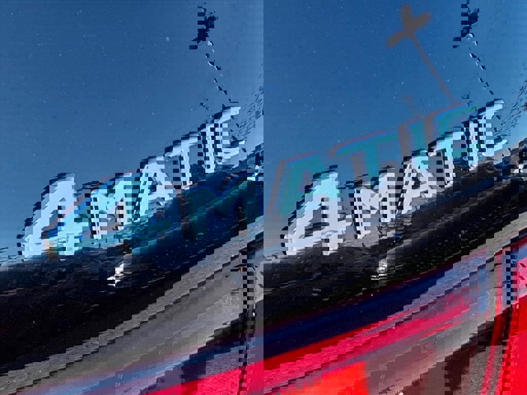 Used 2021 Mercedes-Benz GLB 250 4MATIC image 17