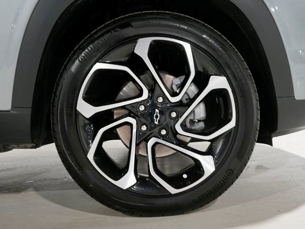 Used 2025 Chevrolet Trax RS w/ Driver Confidence Package image 31