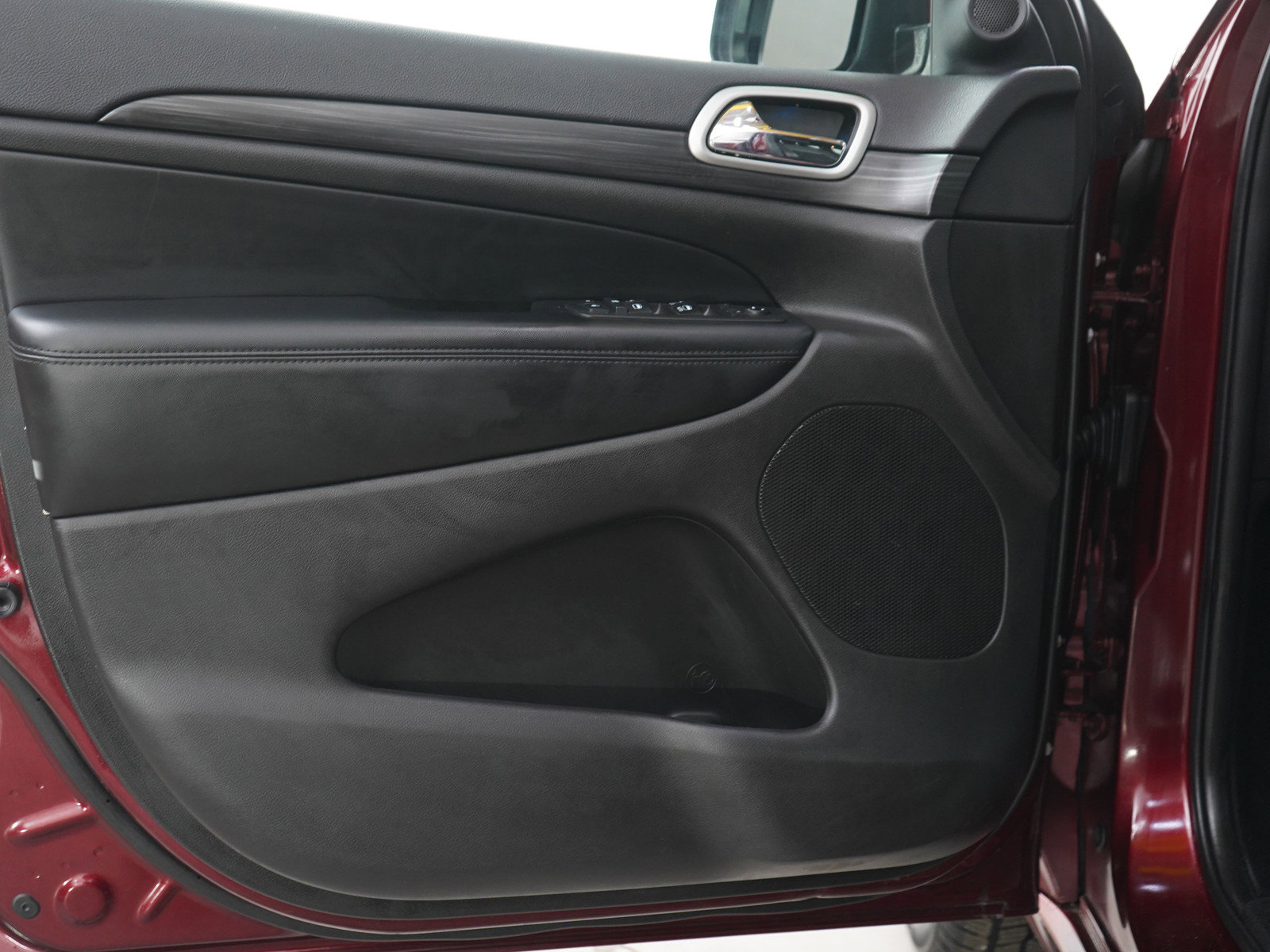 Used 2019 Jeep Grand Cherokee Altitude RWD image 19