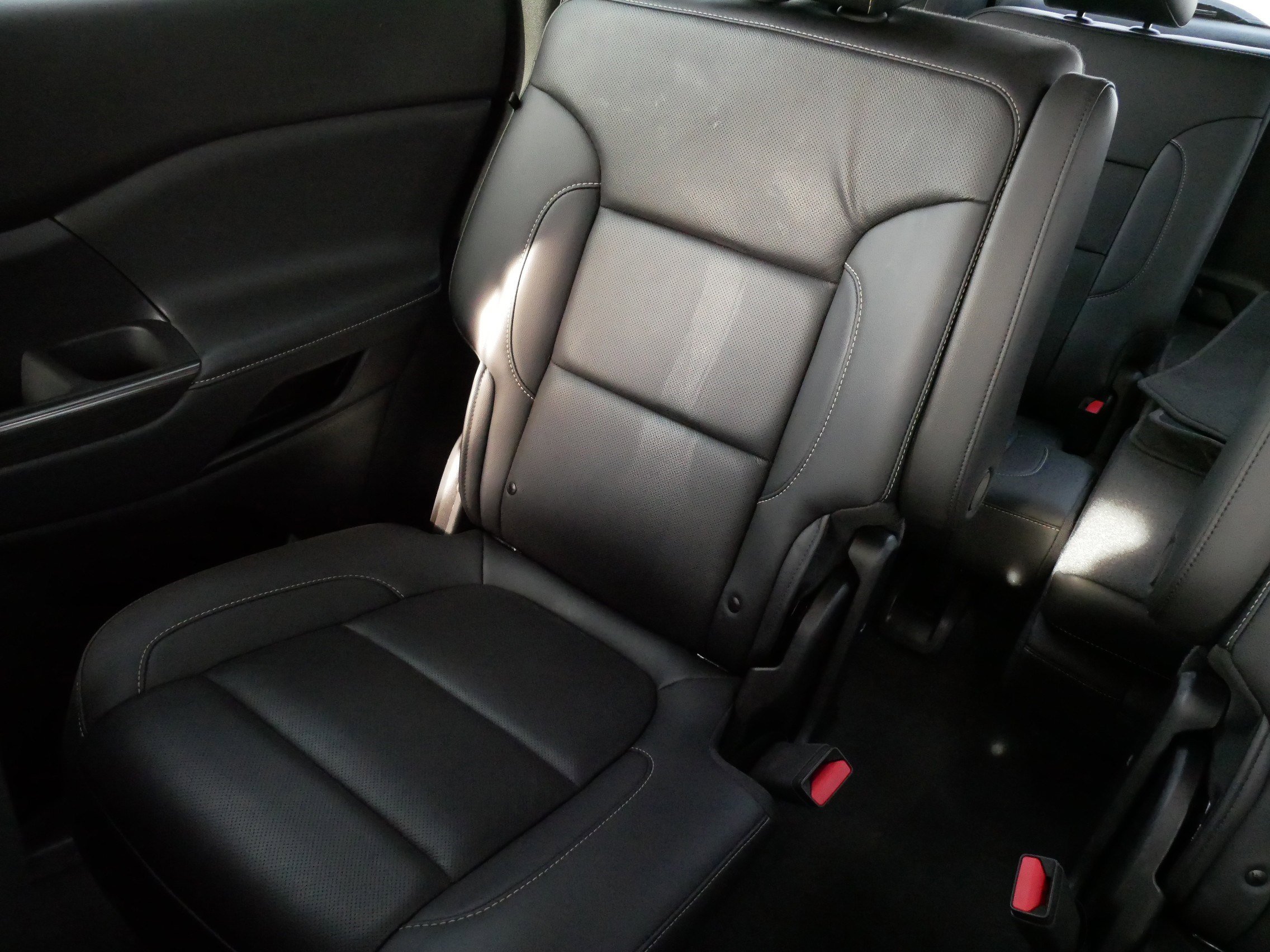 Used 2023 GMC Acadia SLT w/ Preferred Package image 12