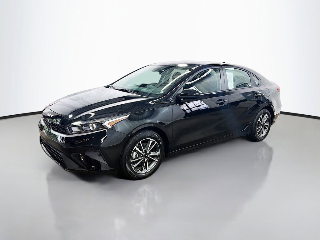 Used 2023 Kia Forte LXS FWD image 6