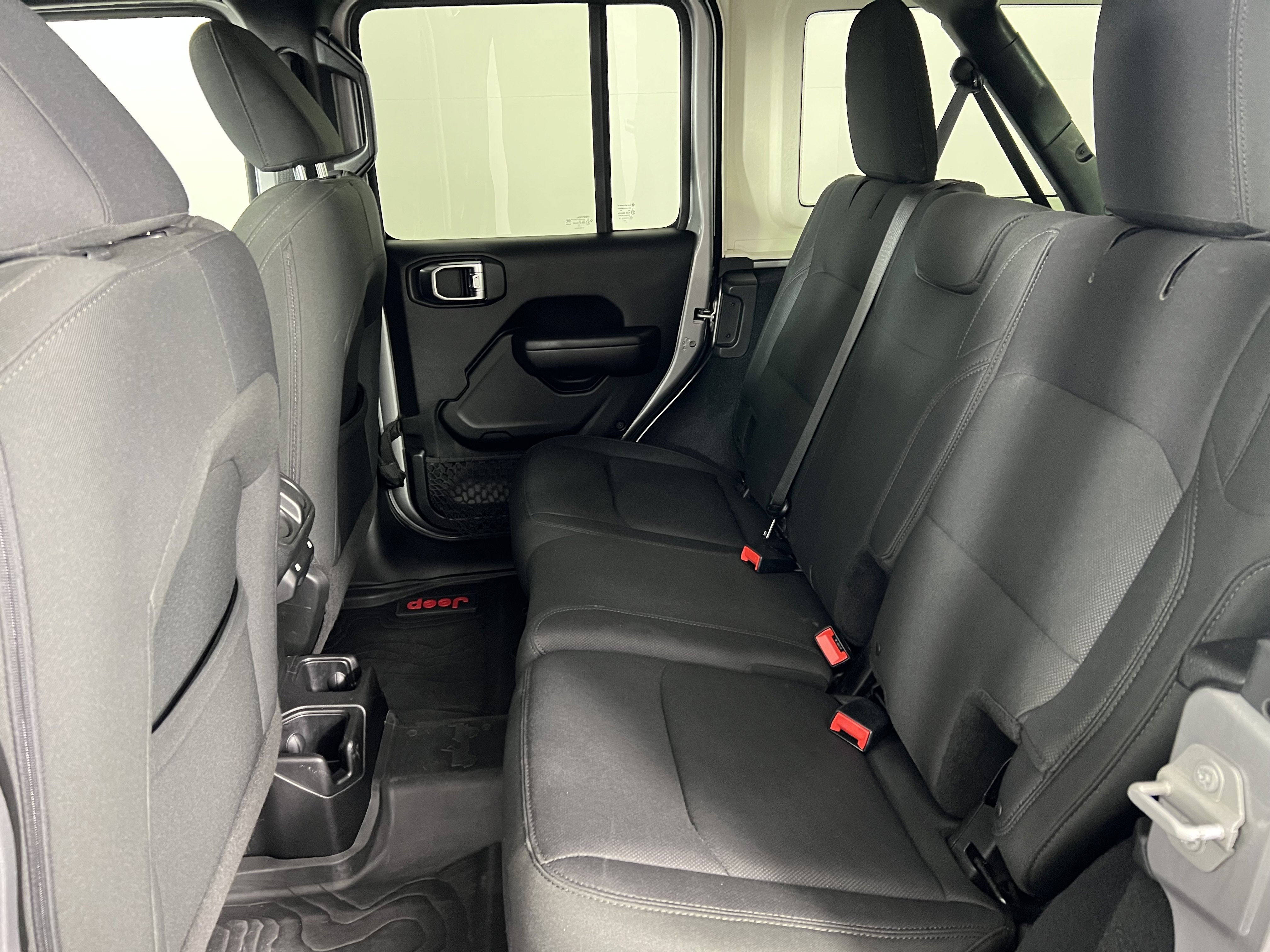 Used 2018 Jeep Wrangler Unlimited Sport S image 18