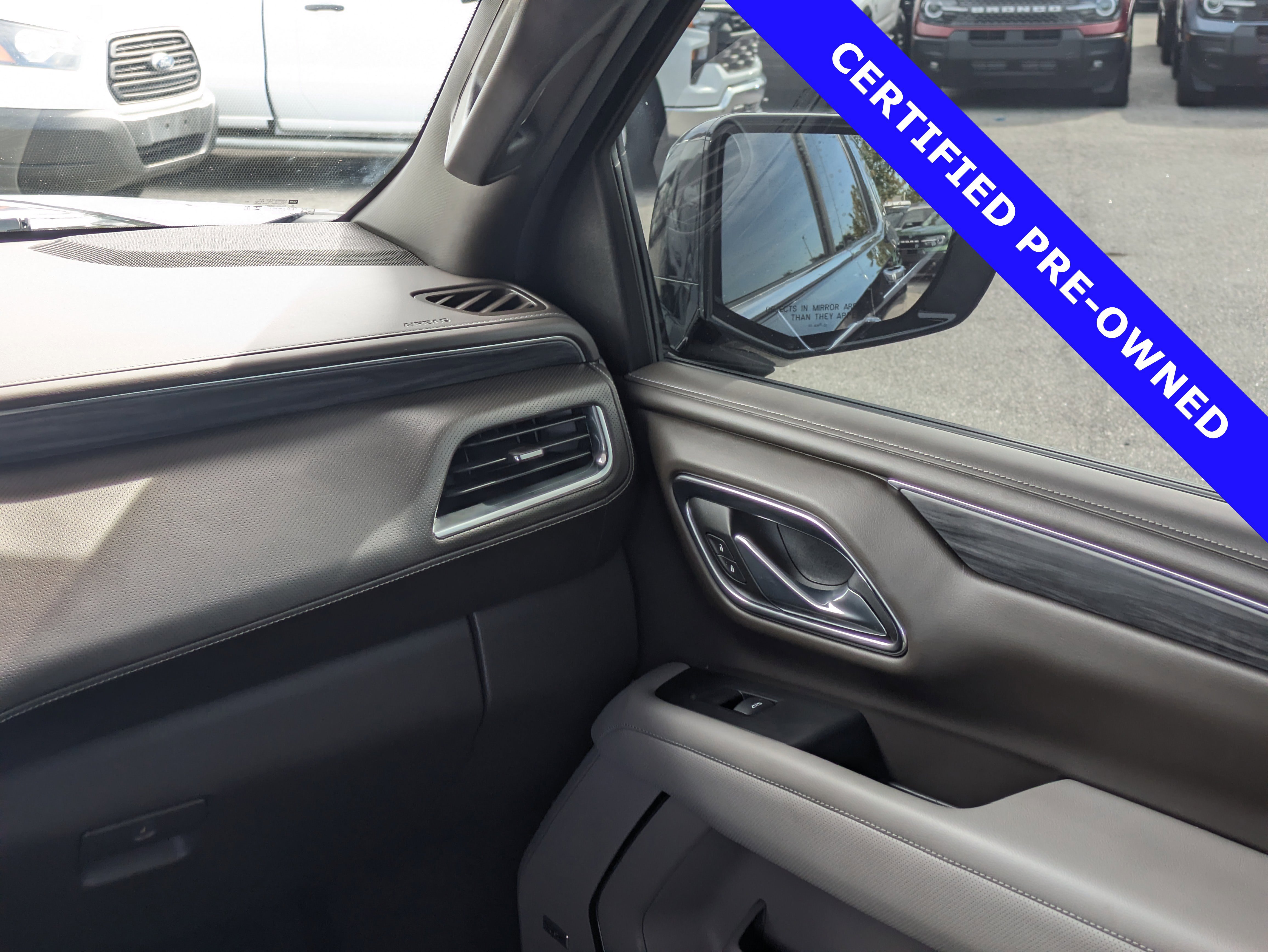 Used 2023 GMC Yukon SLT w/ SLT Luxury Package image 19