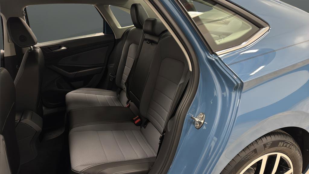 Used 2025 Volkswagen Jetta SE image 28