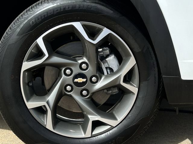 Used 2025 Chevrolet Trax LT image 11