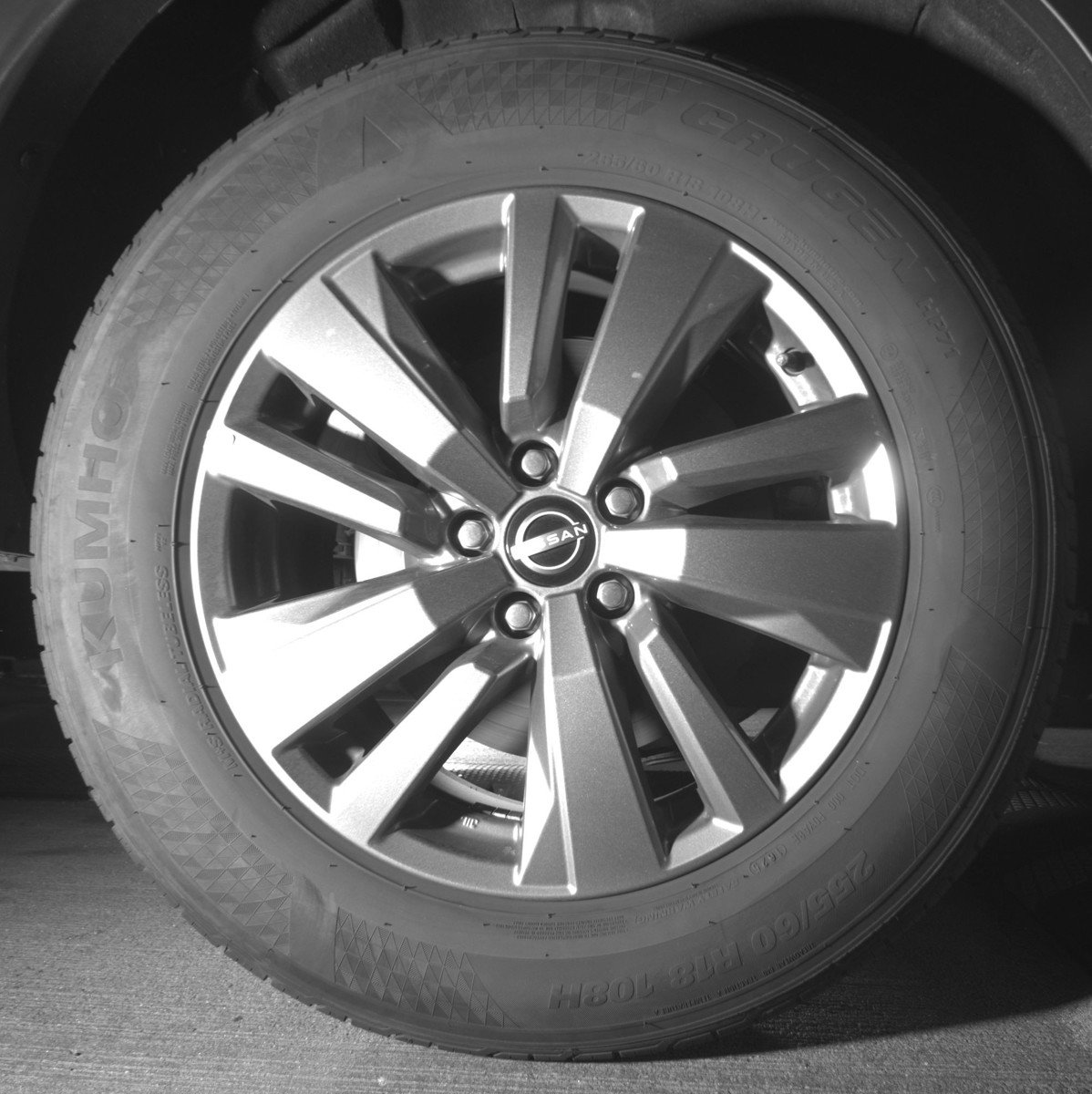Used 2025 Nissan Pathfinder SV AWD/4WD image 15