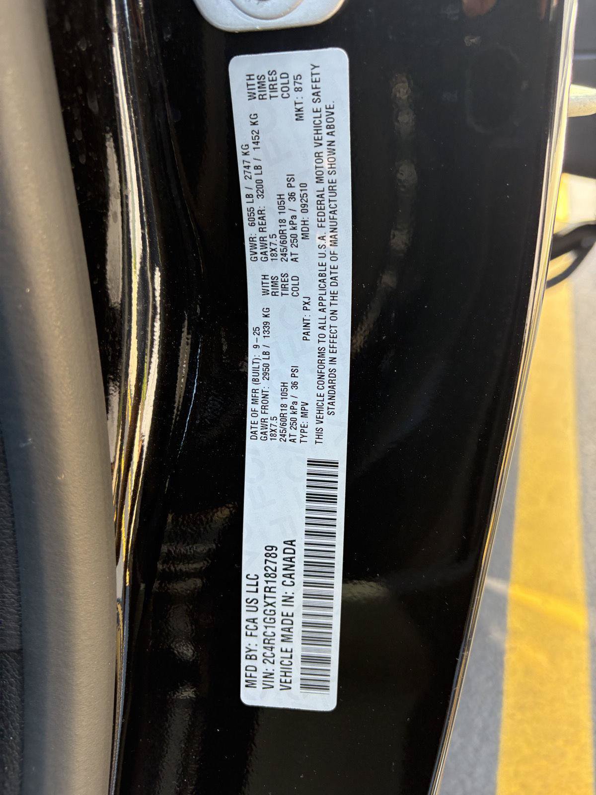 Used 2026 Chrysler Pacifica Limited FWD image 17