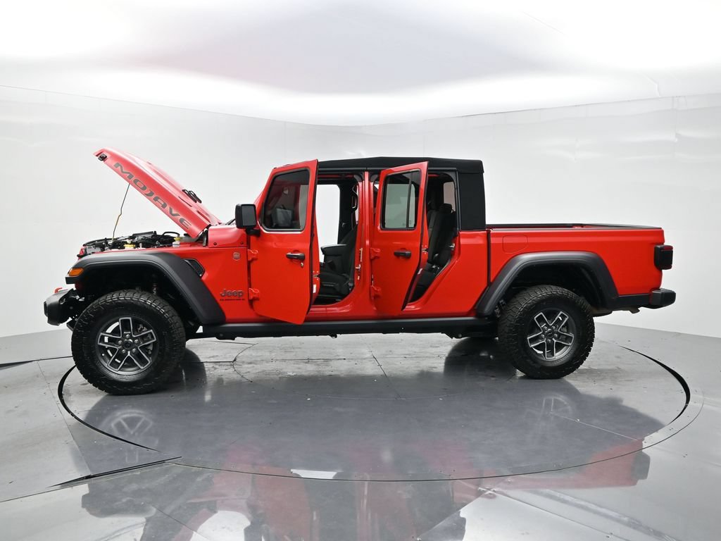 Used 2024 Jeep Gladiator Mojave AWD/4WD image 34