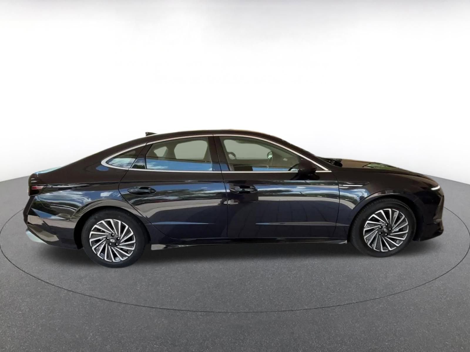 Used 2025 Hyundai Sonata SEL FWD image 15