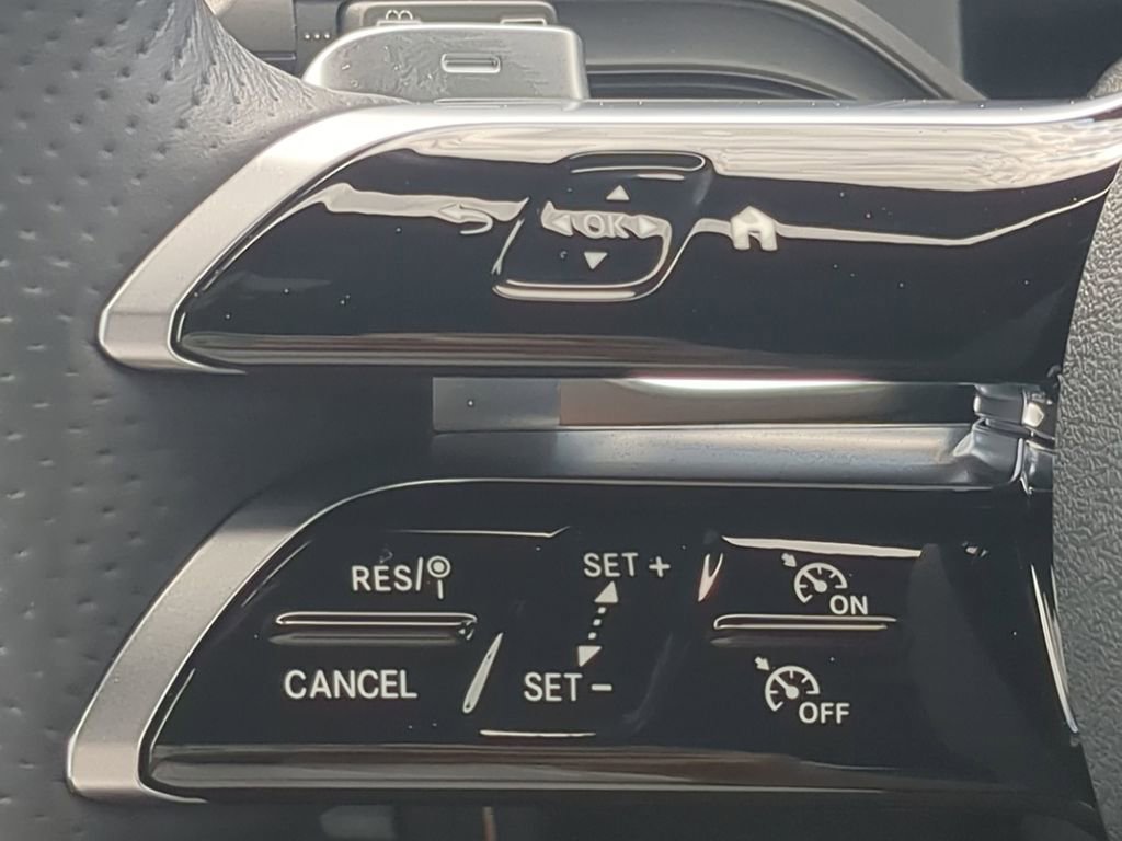 Used 2024 Mercedes-Benz EQB 300 4MATIC image 12