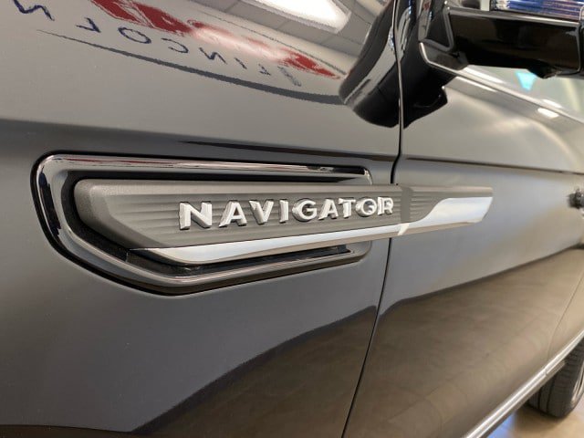 New 2024 Lincoln Navigator Reserve AWD/4WD image 14