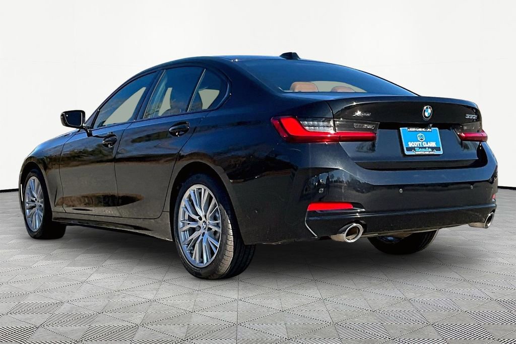 Used 2023 BMW 330i xDrive Sedan w/ Premium Package image 4