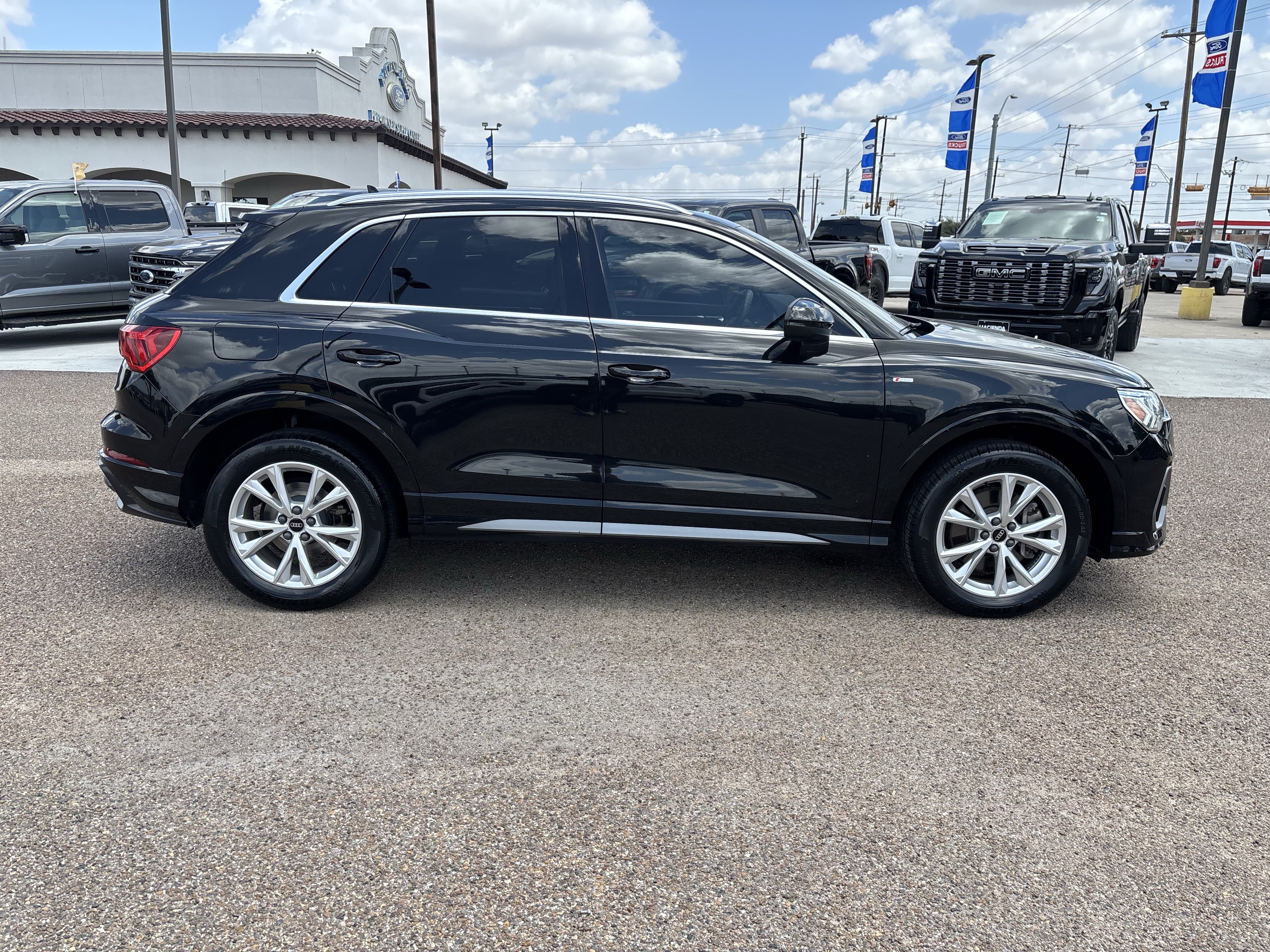 Used 2022 Audi Q3 2.0T Premium Plus w/ Premium Plus Package AWD/4WD image 4