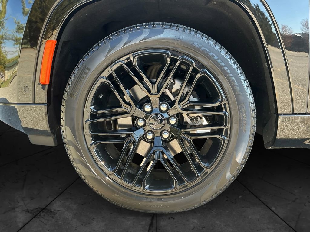 Used 2025 Jeep Wagoneer Series II w/ Premium Group I image 15