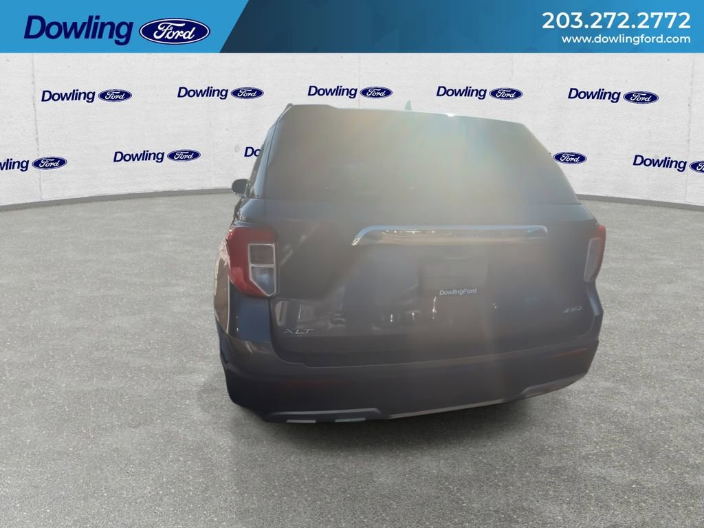 Used 2022 Ford Explorer XLT w/ Equipment Group 202A image 9