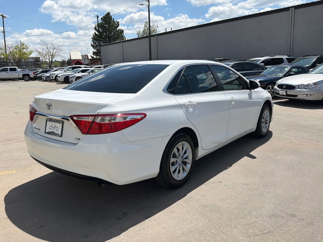 Used 2017 Toyota Camry LE FWD image 5