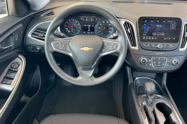 Used 2025 Chevrolet Malibu LT FWD image 17