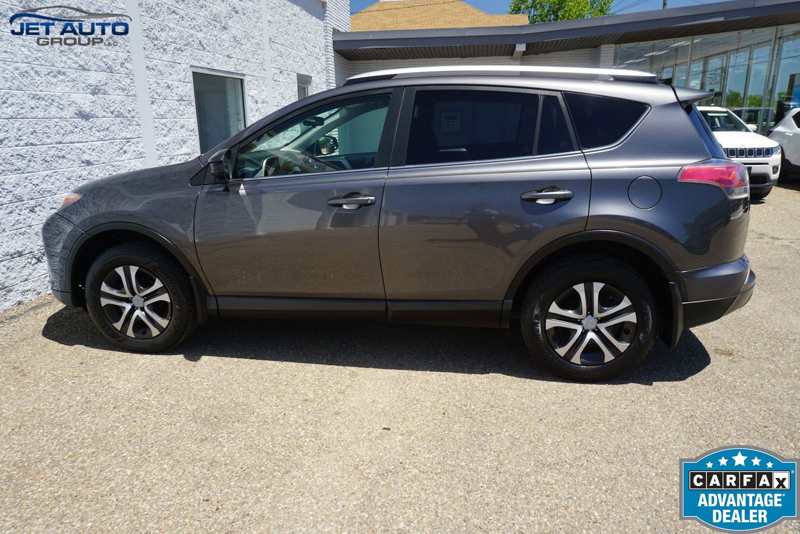 Used 2016 Toyota RAV4 LE AWD/4WD image 13