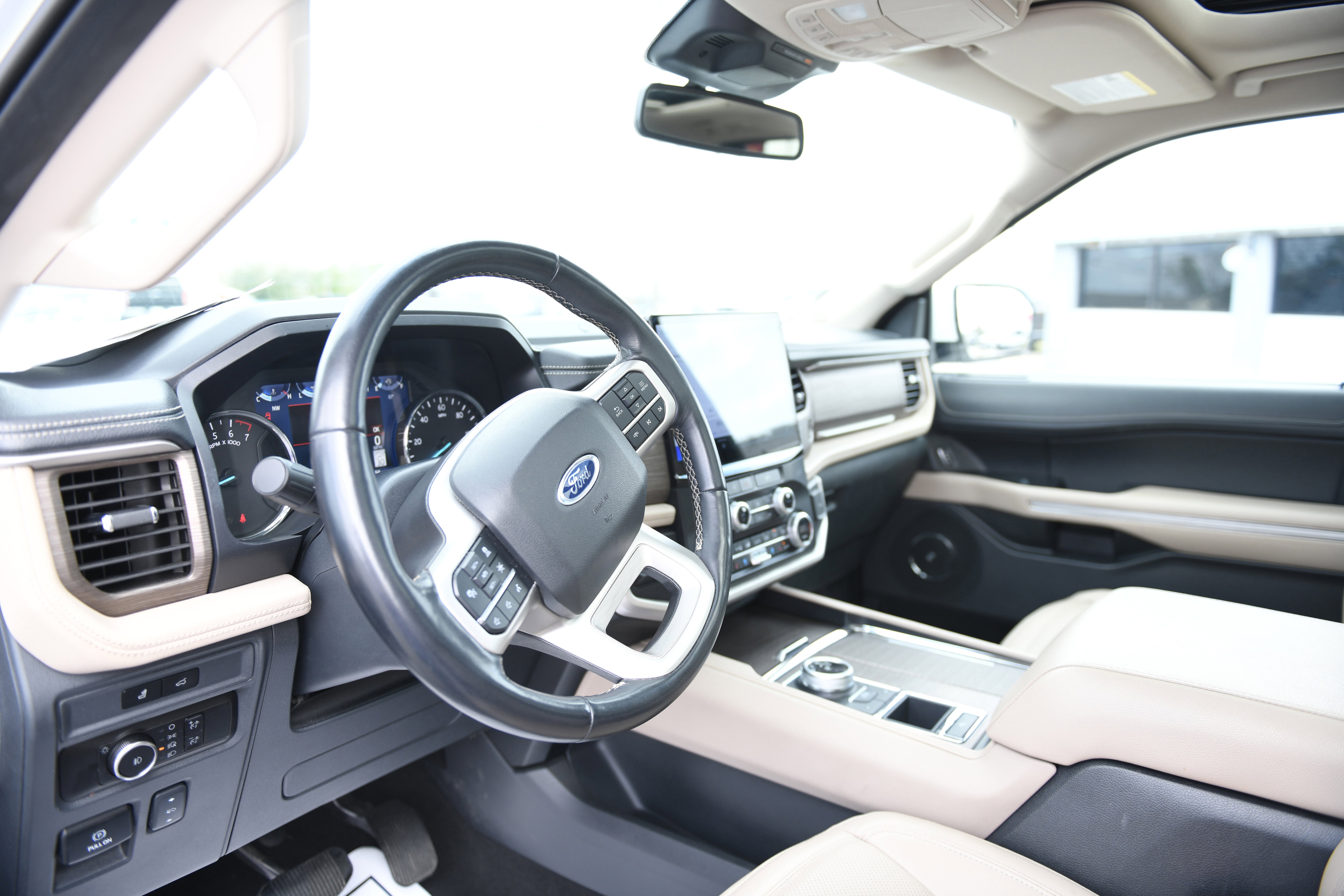 Used 2024 Ford Expedition Max Limited image 19