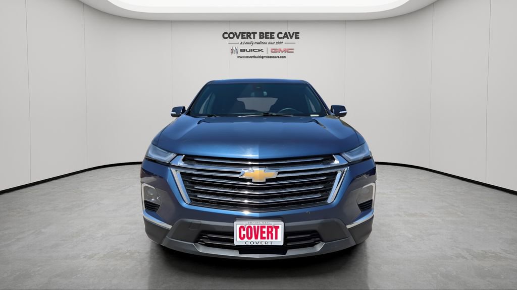 Used 2023 Chevrolet Traverse LT image 2