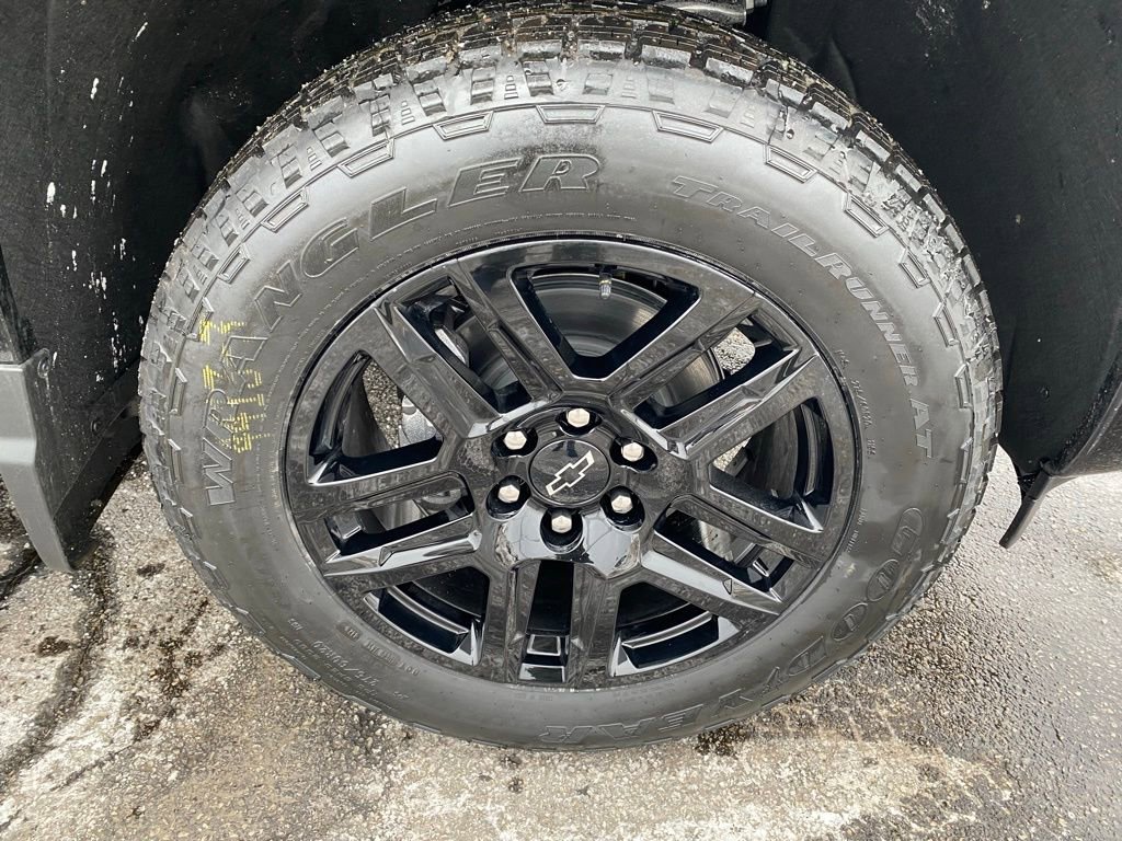 New 2026 Chevrolet Silverado 1500 Custom w/ Turbomax Blackout Package image 26