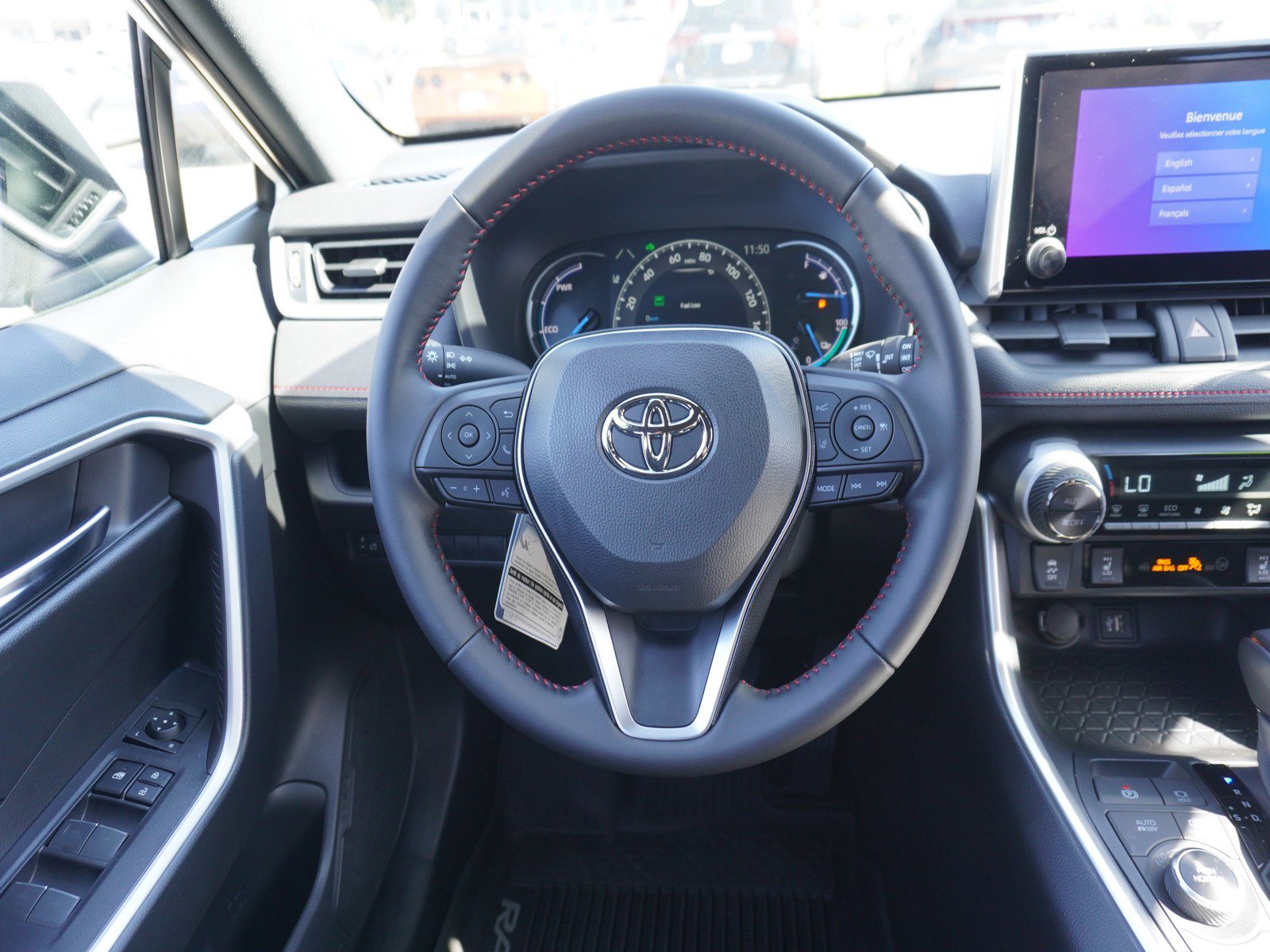 Used 2025 Toyota RAV4 SE image 16