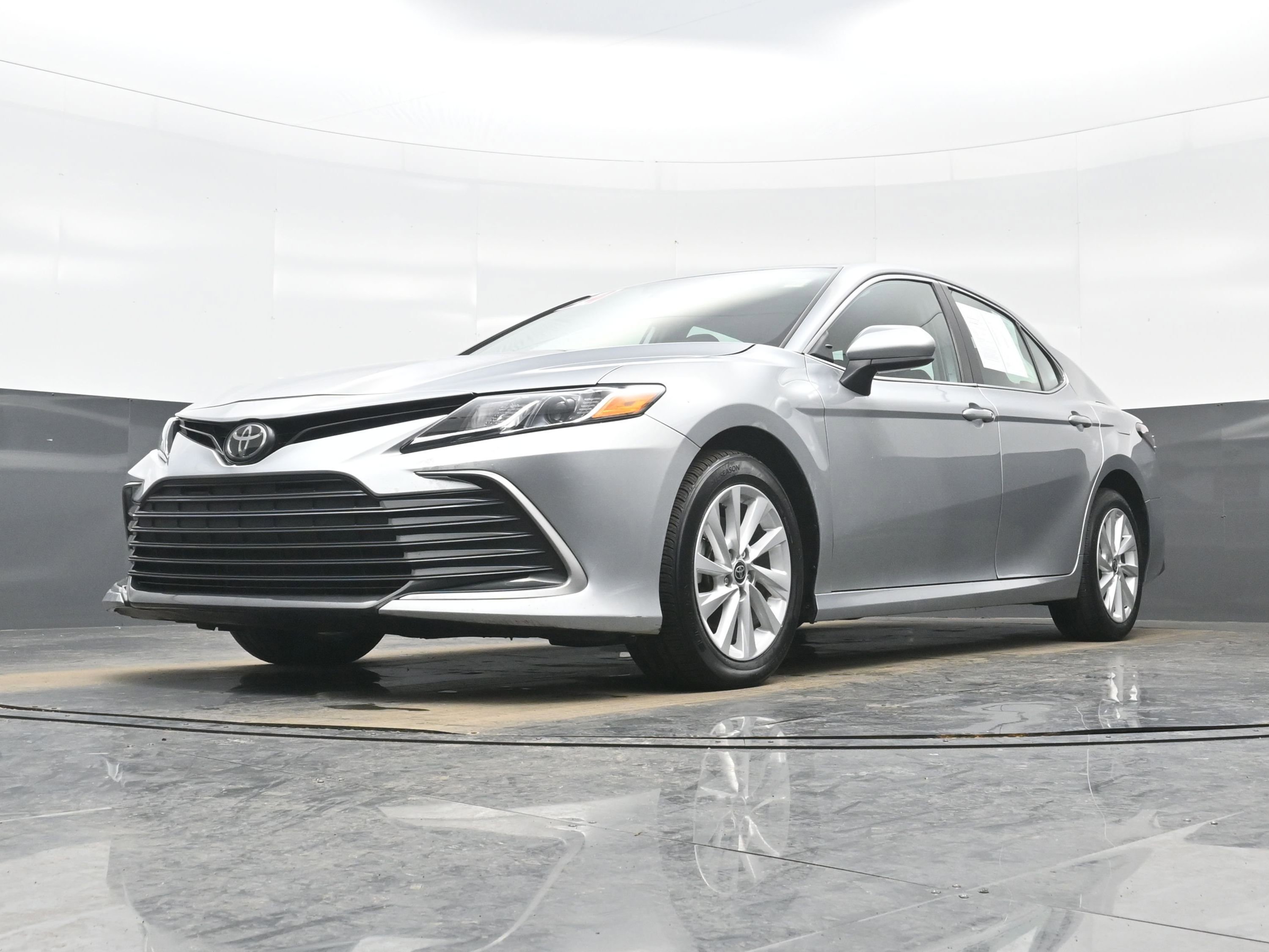 Used 2024 Toyota Camry LE image 27