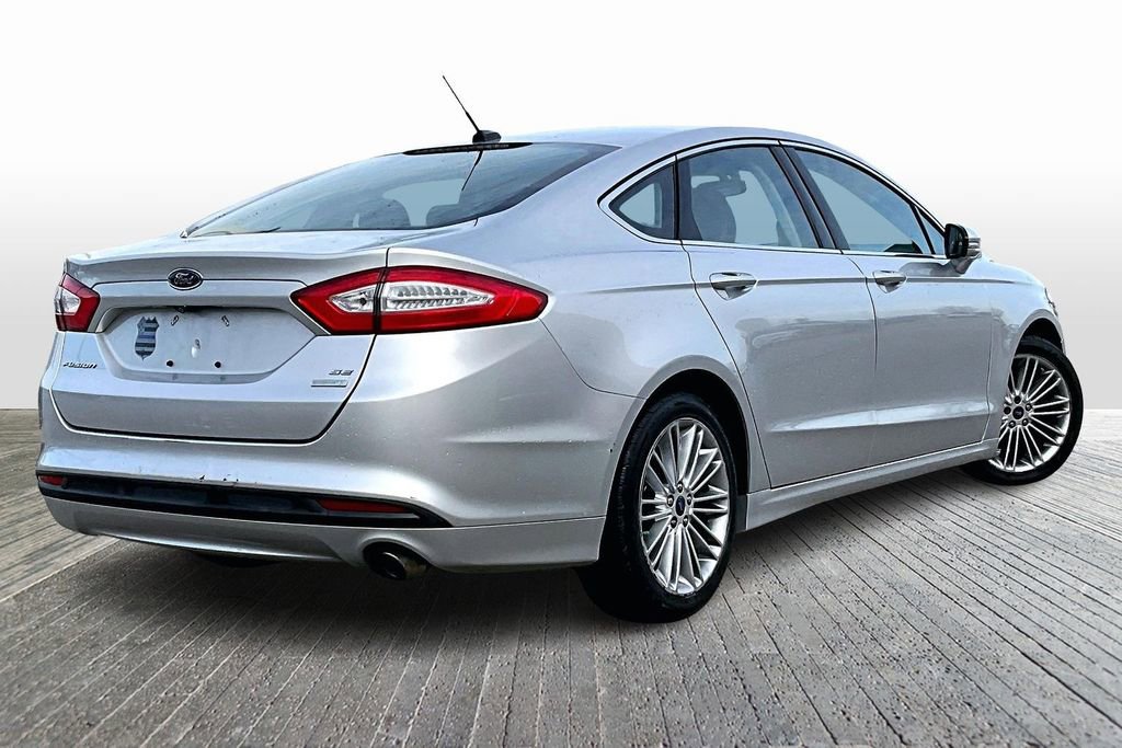 Used 2015 Ford Fusion SE w/ Equipment Group 202A image 9