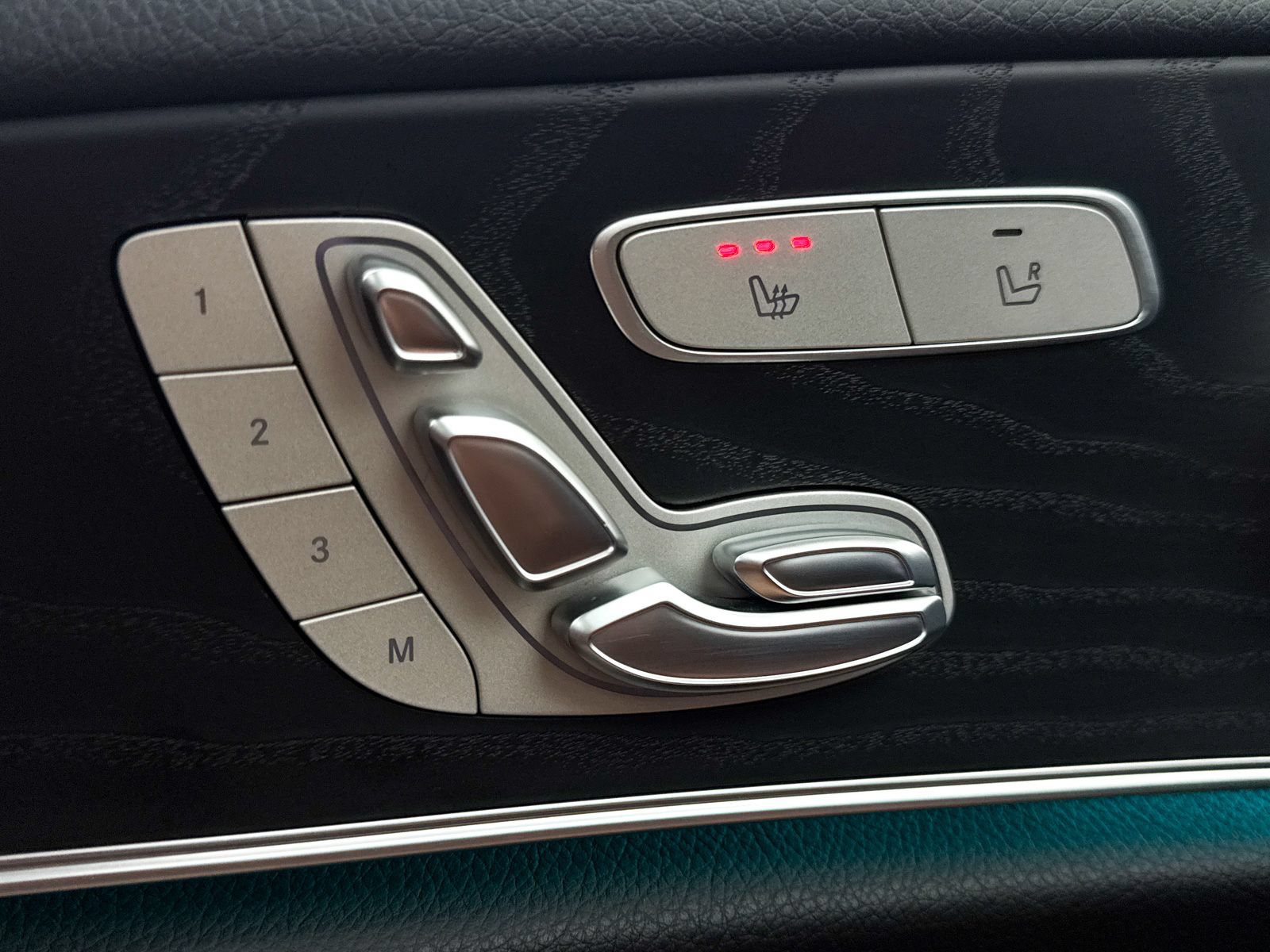 Used 2019 Mercedes-Benz E 300 4MATIC image 28